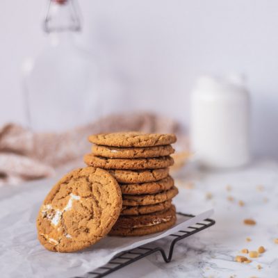 Fluff-stuffed Peanut Butter “Fluffernutter” Cookies